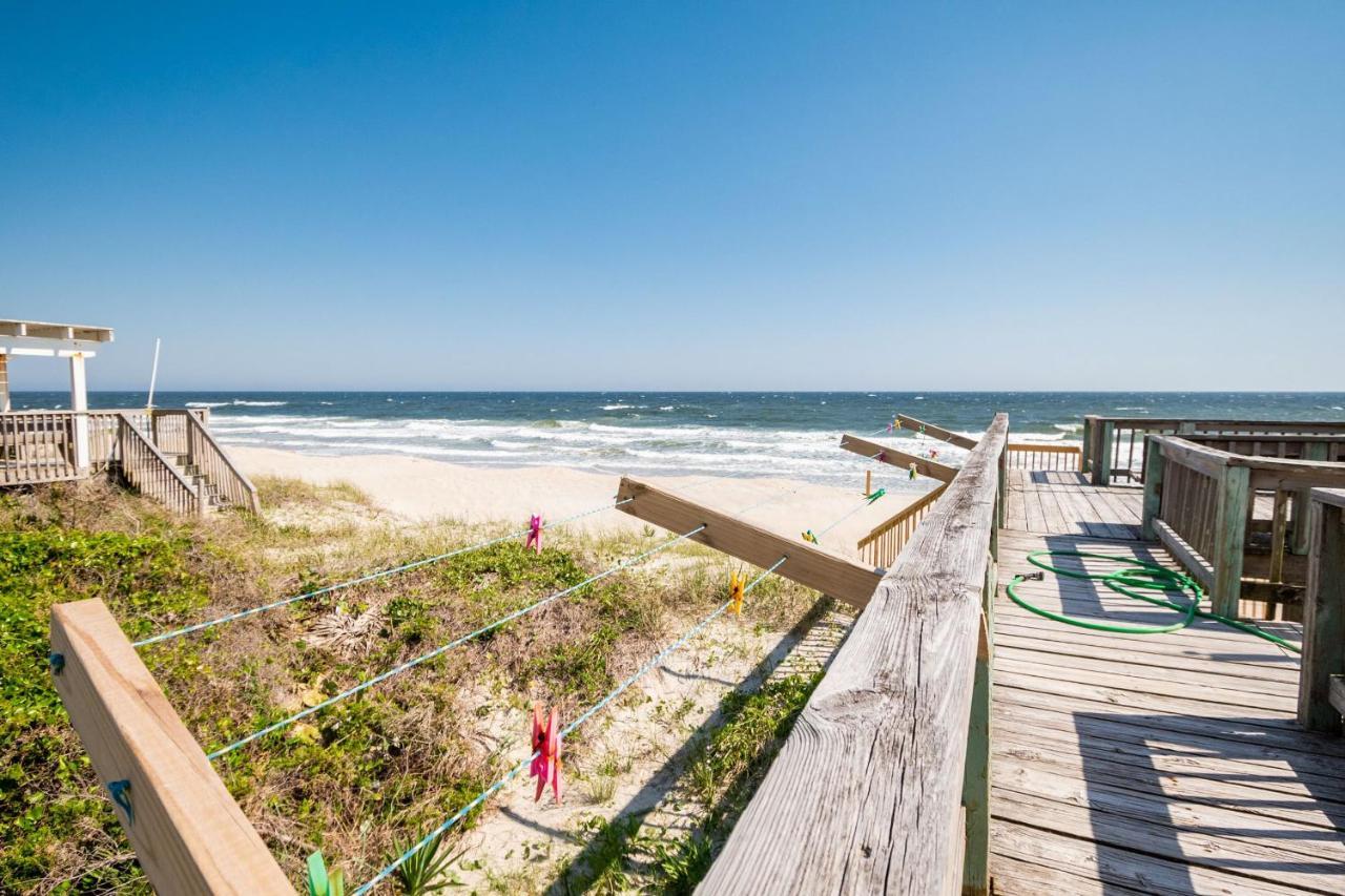 Beach Barracks By Oak Island Accommodations Exterior photo