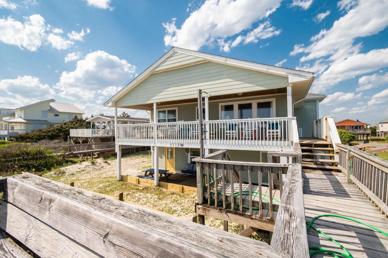 Beach Barracks By Oak Island Accommodations Exterior photo