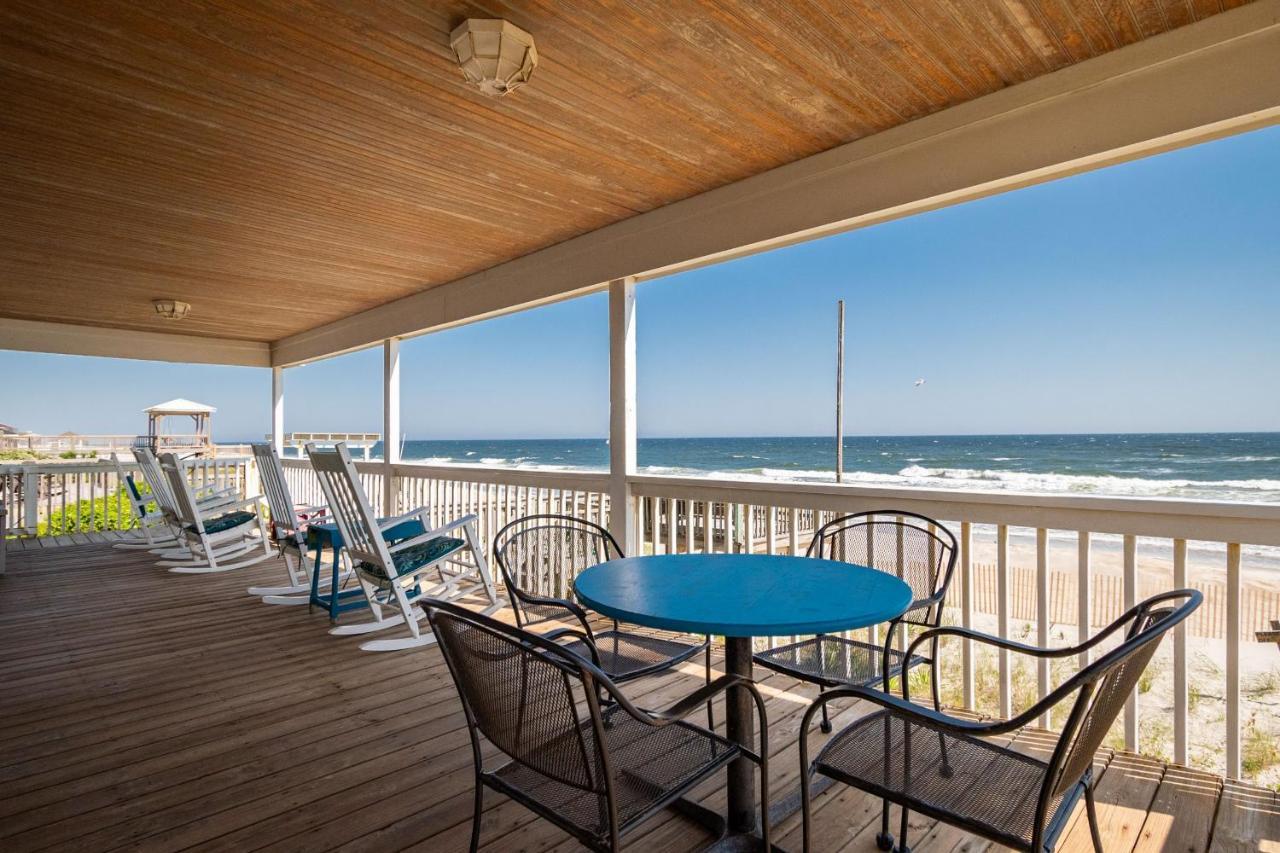 Beach Barracks By Oak Island Accommodations Exterior photo