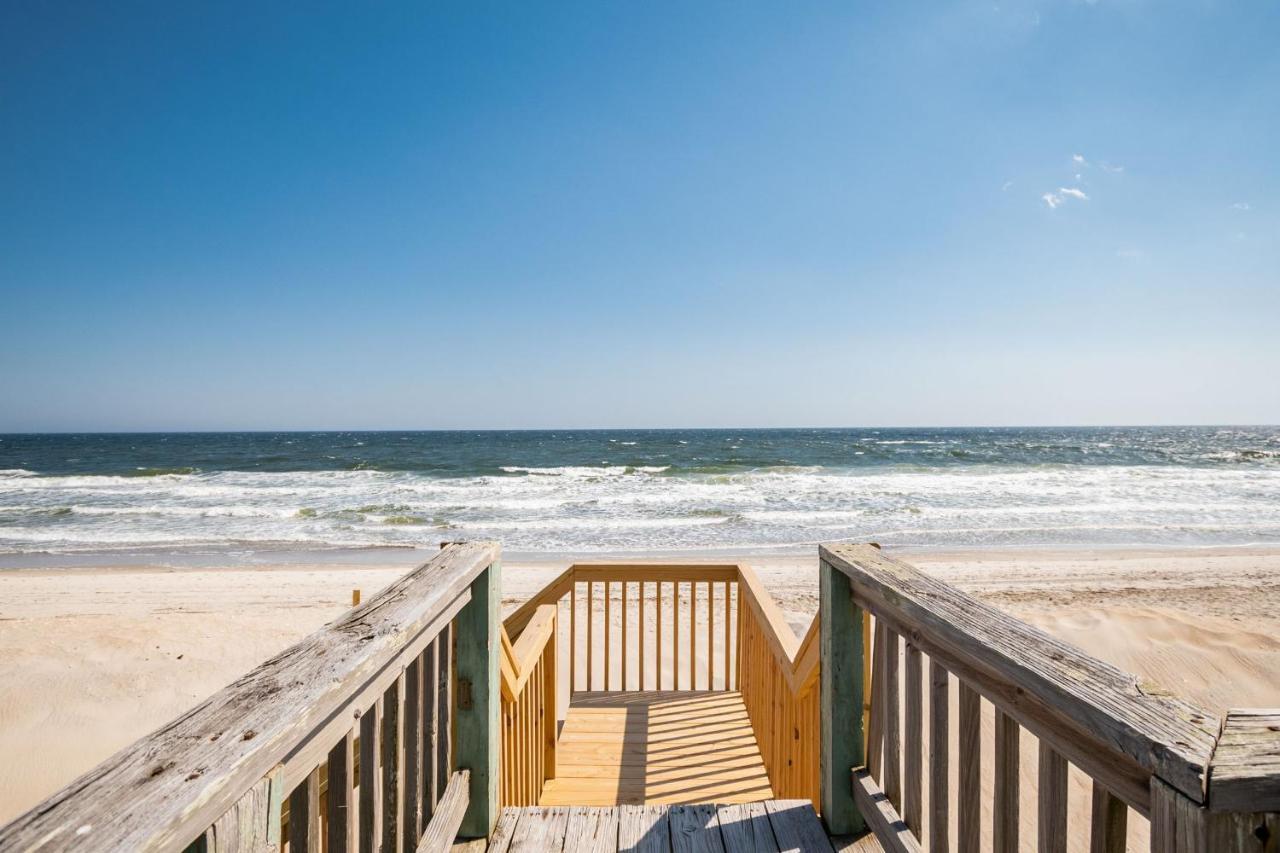 Beach Barracks By Oak Island Accommodations Exterior photo