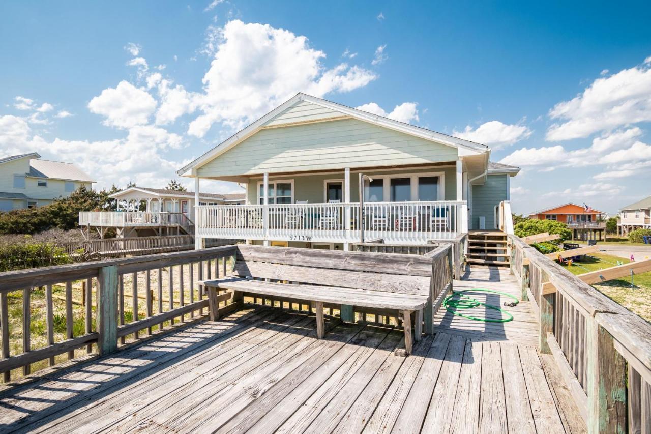 Beach Barracks By Oak Island Accommodations Exterior photo