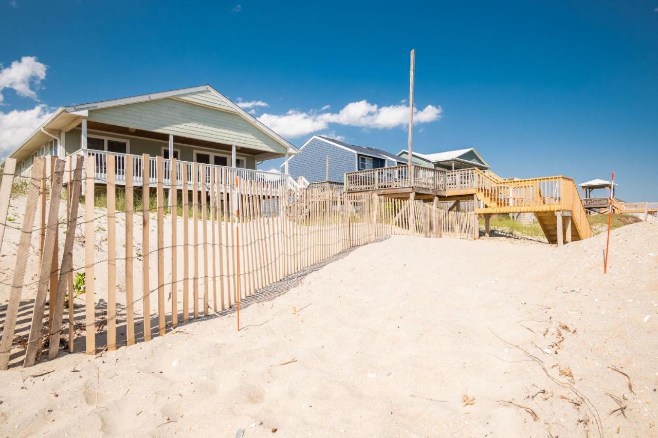 Beach Barracks By Oak Island Accommodations Exterior photo